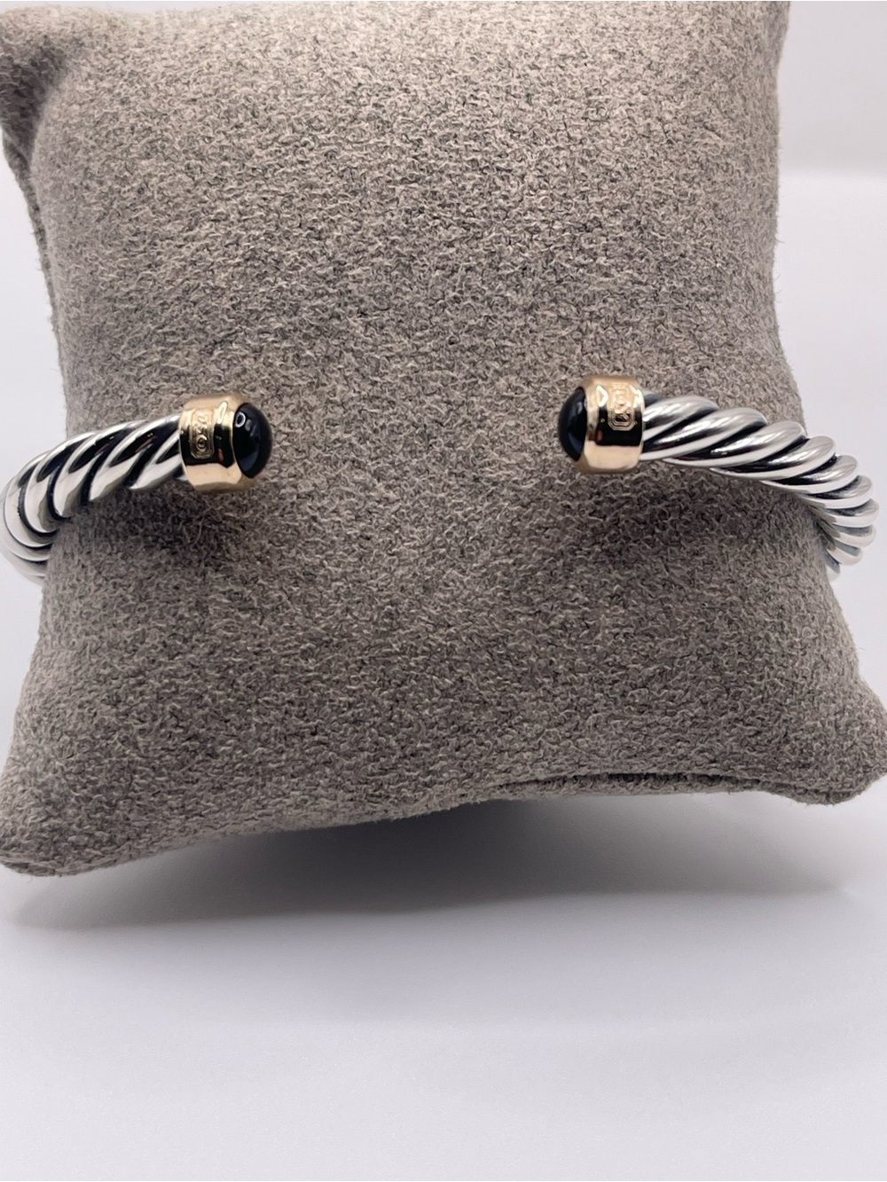 David Yurman Cable Cuff Bracelet with 18K Yellow Gold and Black Onyx, 6mm - Picture 14 of 14